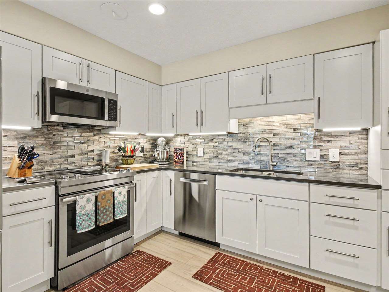 1287 Lachaumier Drive Petoskey MI 49770