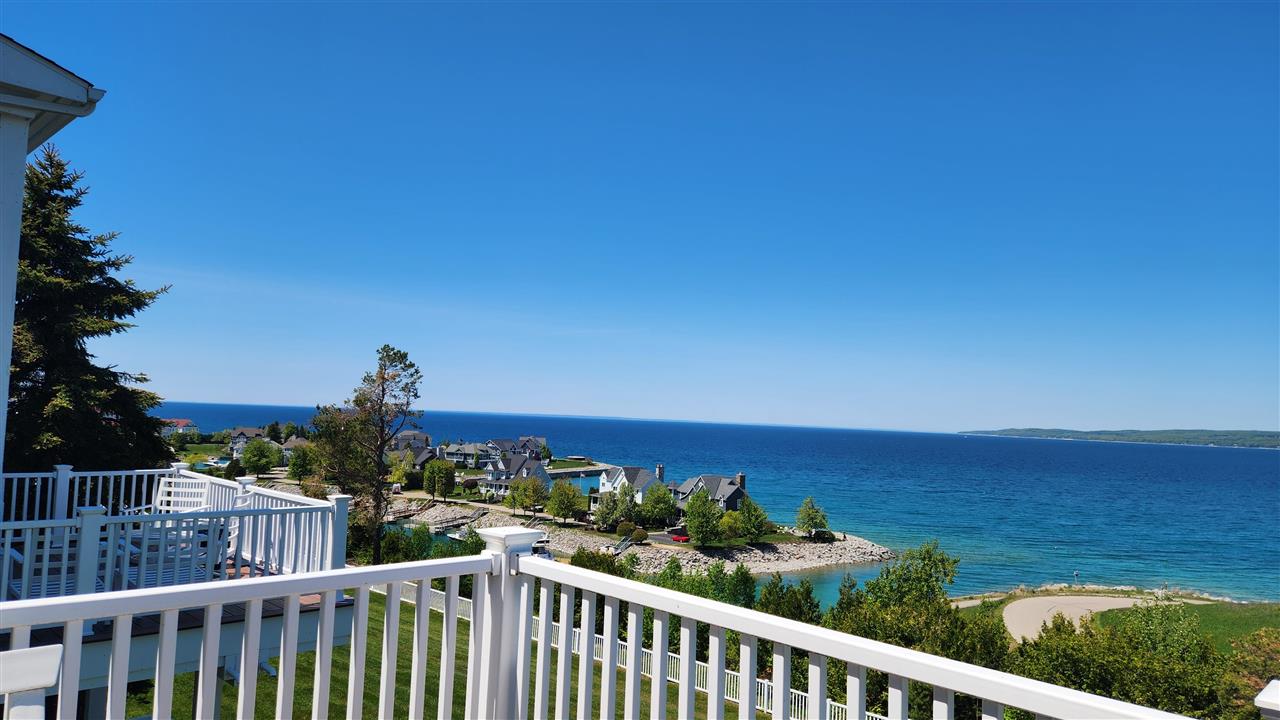 3224 Cliffs Bay Harbor MI 49770