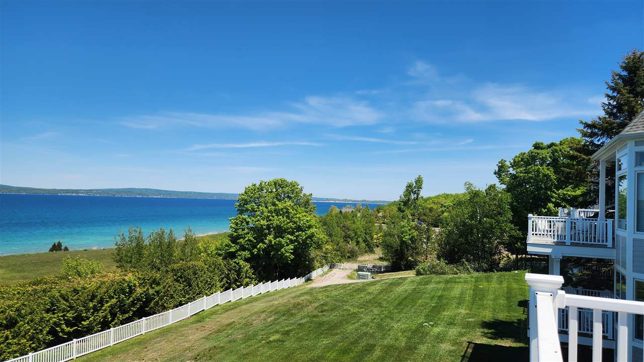 3224 Cliffs Bay Harbor MI 49770