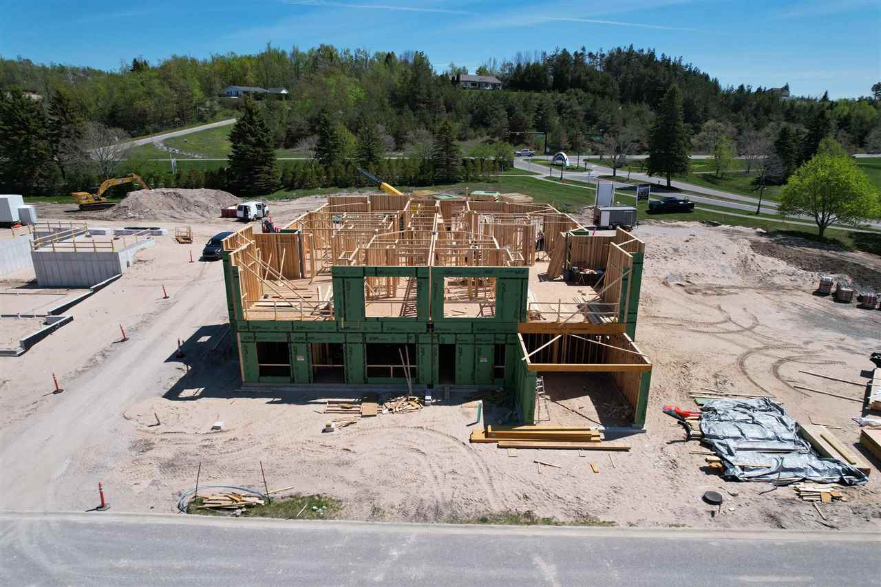 3752 Village Heights Court Bay Harbor MI 49770