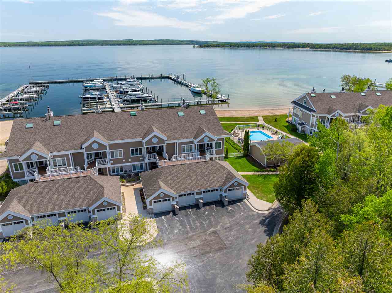 6040 Pine Lake Club Charlevoix MI 49720