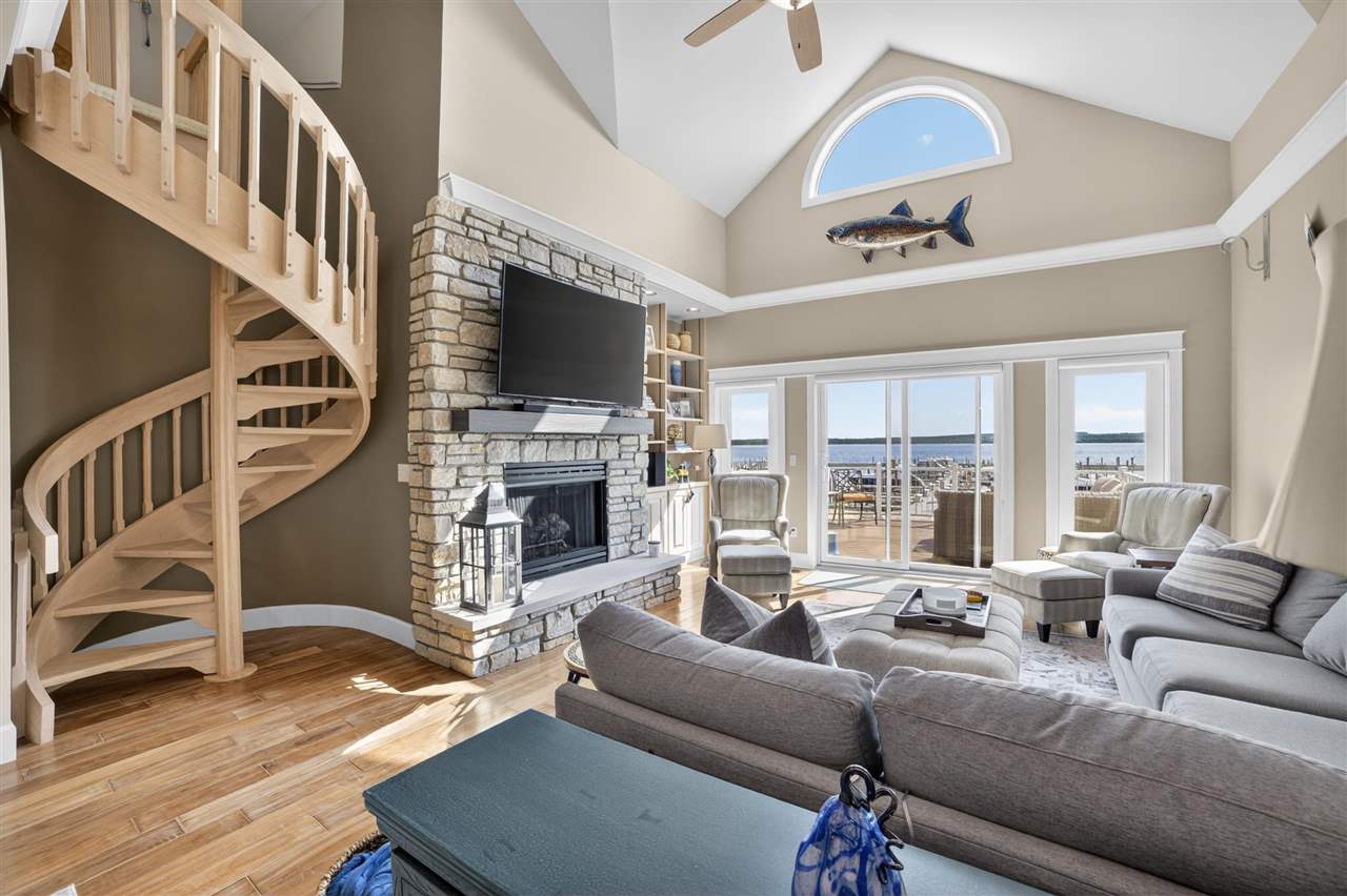 6040 Pine Lake Club Charlevoix MI 49720