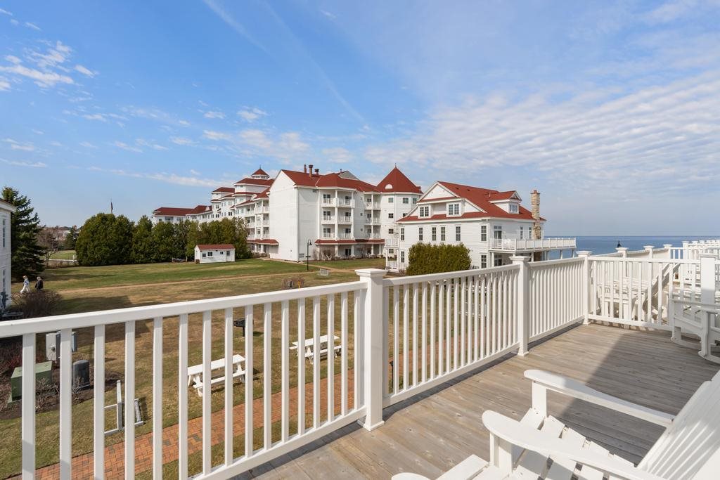 623 Lakeside Court Bay Harbor MI 49770