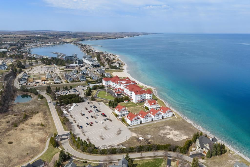 623 Lakeside Court Bay Harbor MI 49770