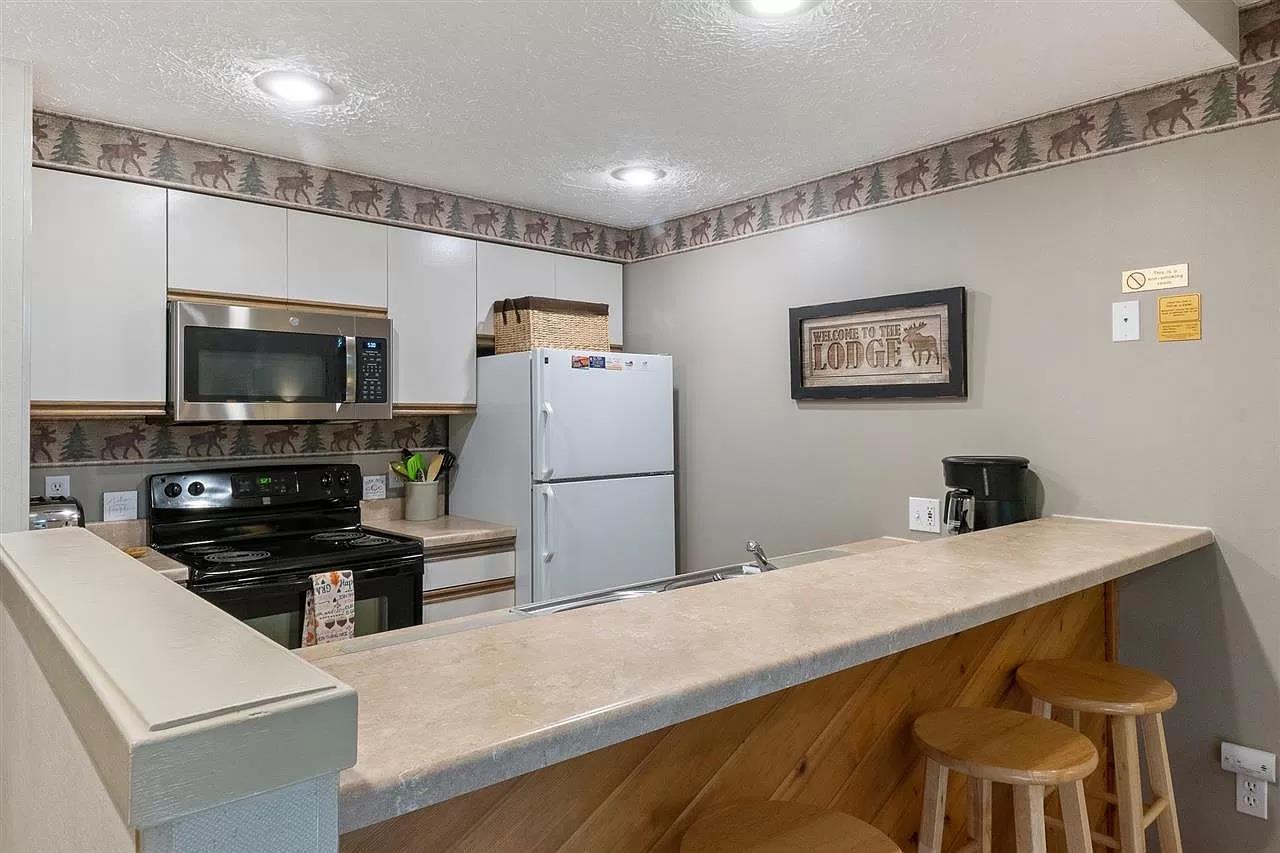 4749 S Pleasantview Road Harbor Springs MI 49740