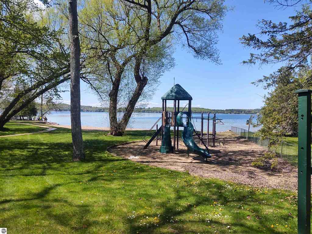 6865 Pinebrook Drive Bellaire MI 49615