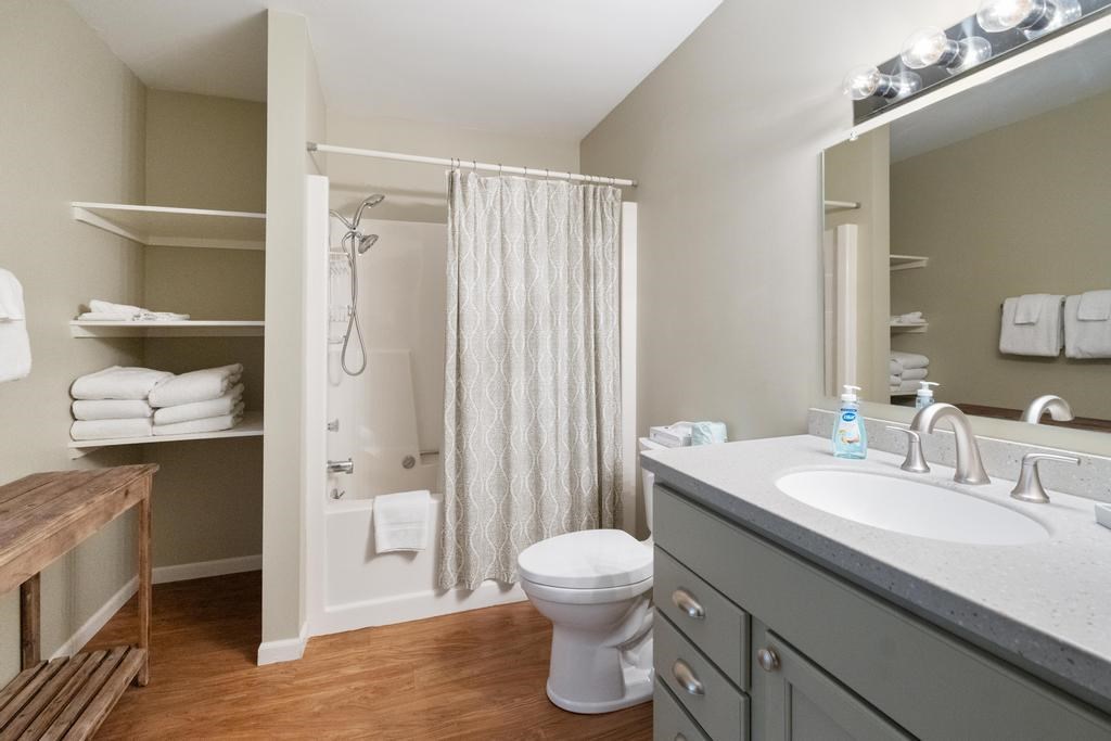 4749 Pleasantview Road Harbor Springs MI 49740