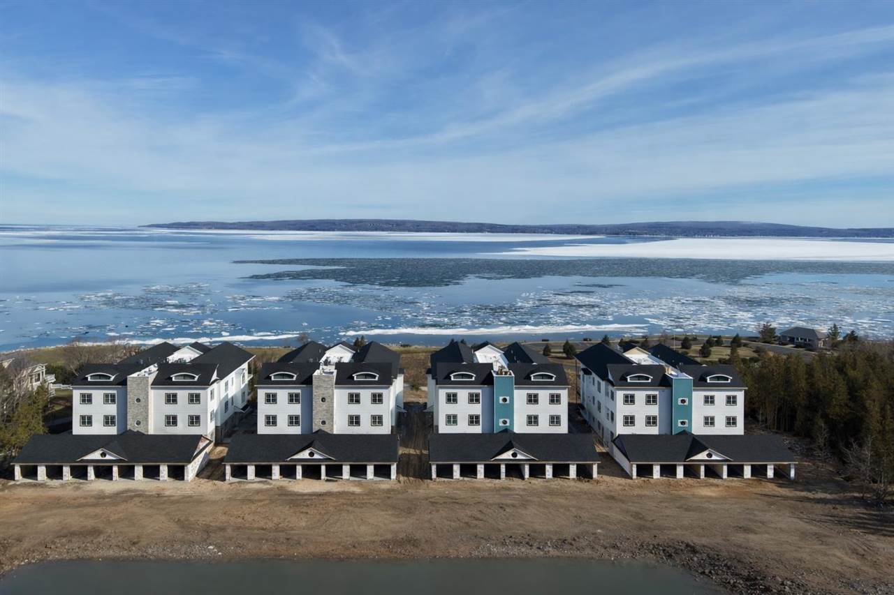 631 Lakeview Drive Bay Harbor MI 49770