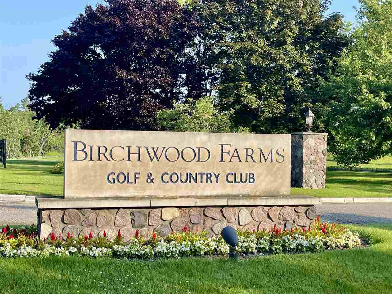 2311 Pinecrest Harbor Springs MI 49740