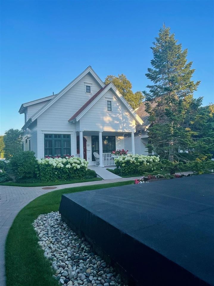 575 E Bay Street Harbor Springs MI 49740-9747