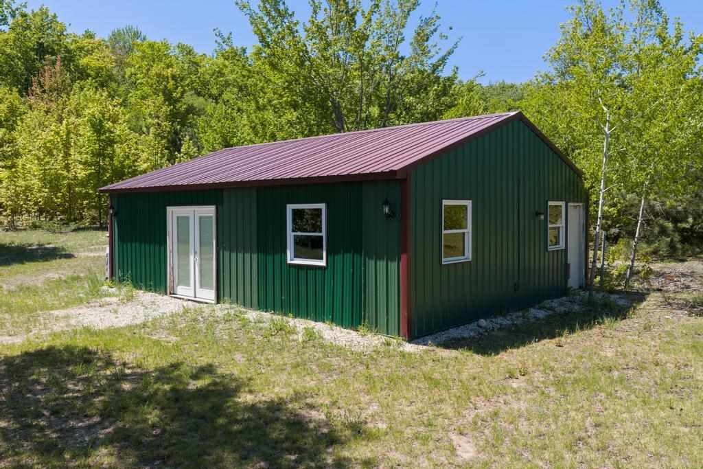 2244 Palmer Road Pellston MI 49769