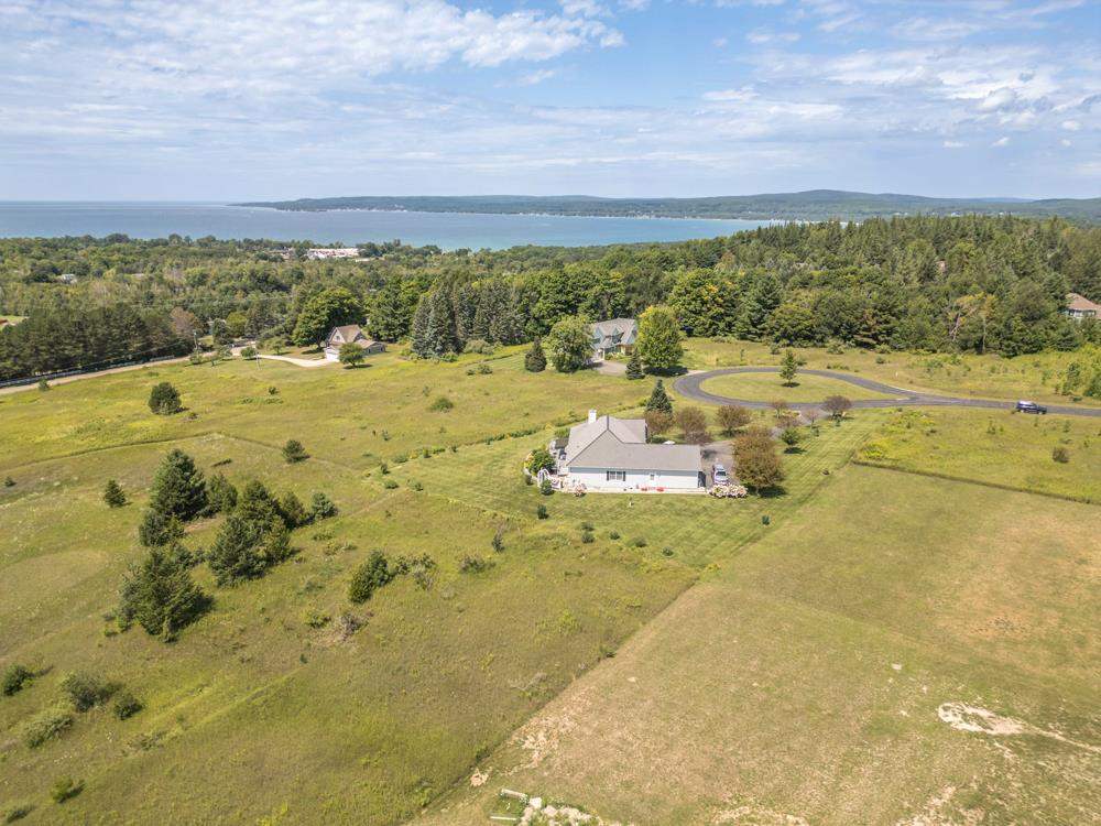 3428 Siebenhar Way Petoskey MI 49770