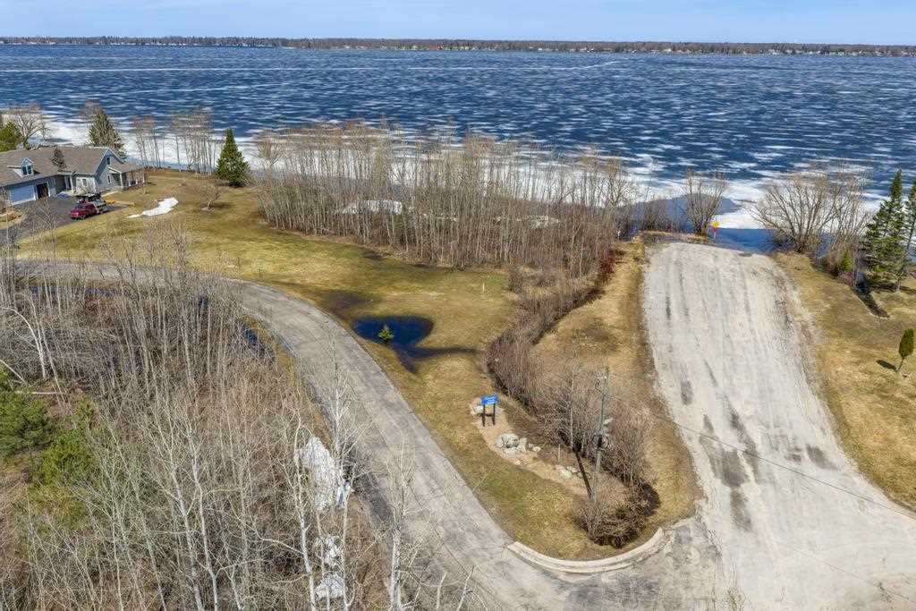 V/l Paradise Lane Levering MI 49755