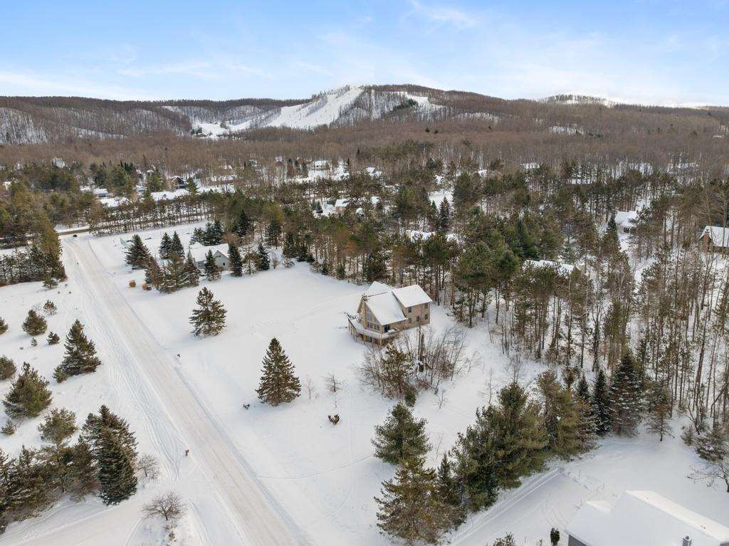 165 Pleasant Valley Drive Harbor Springs MI 49740