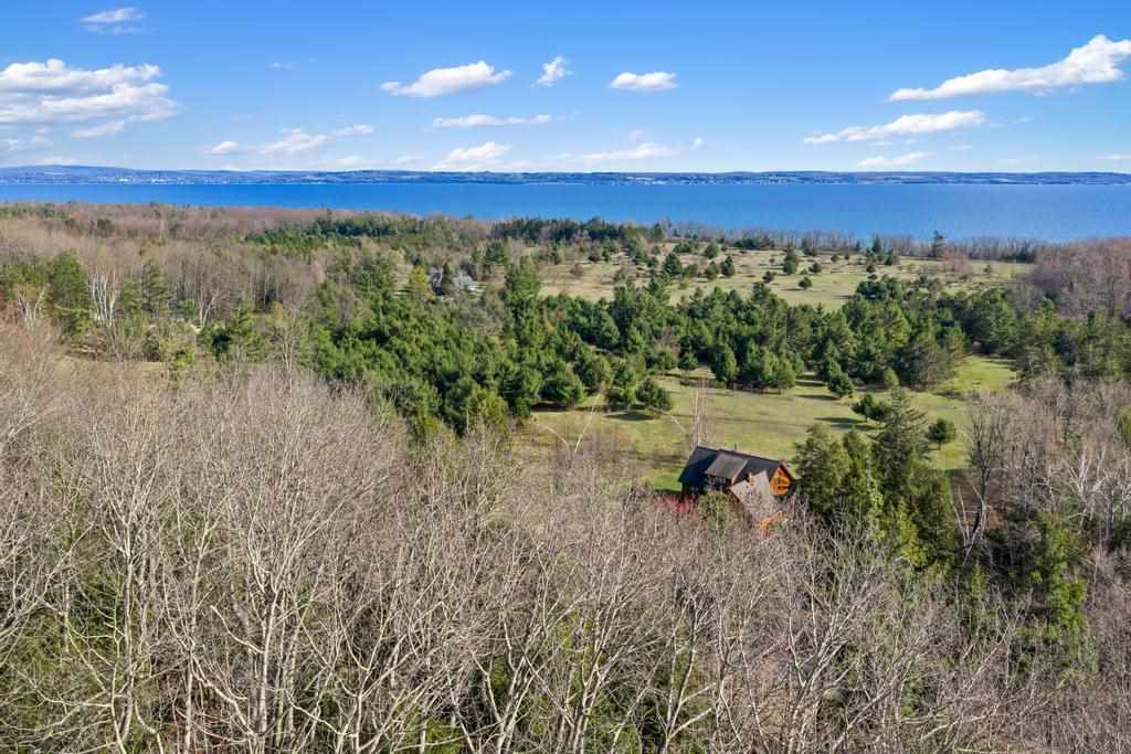 5870 Lodgepole Harbor Springs MI 49740