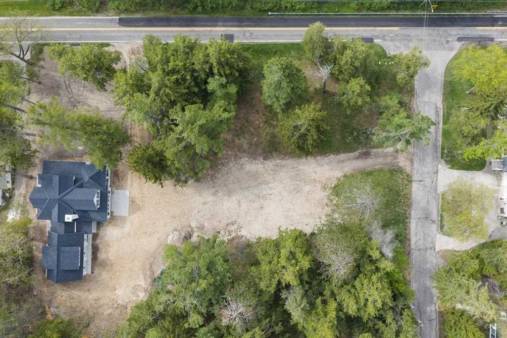 582 W Bluff Drive Harbor Springs MI 49770-000