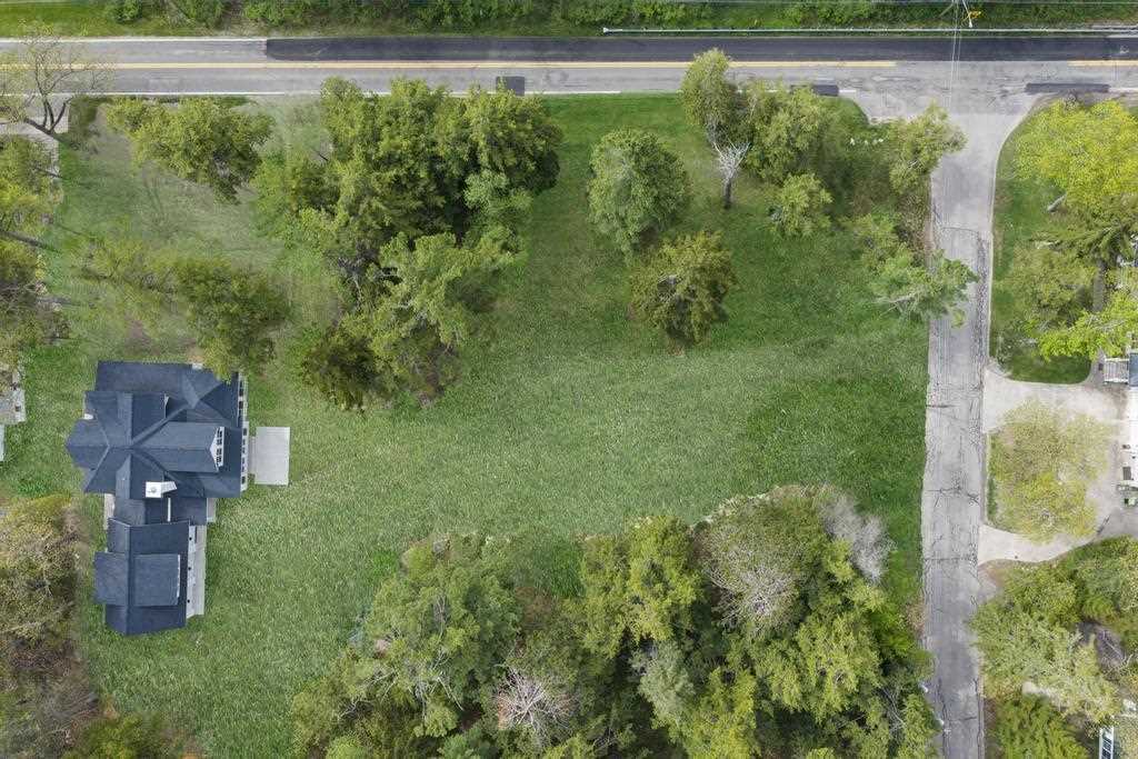582 W Bluff Drive Harbor Springs MI 49770-000