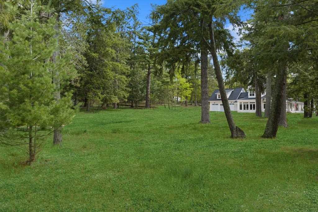 582 W Bluff Drive Harbor Springs MI 49770-000
