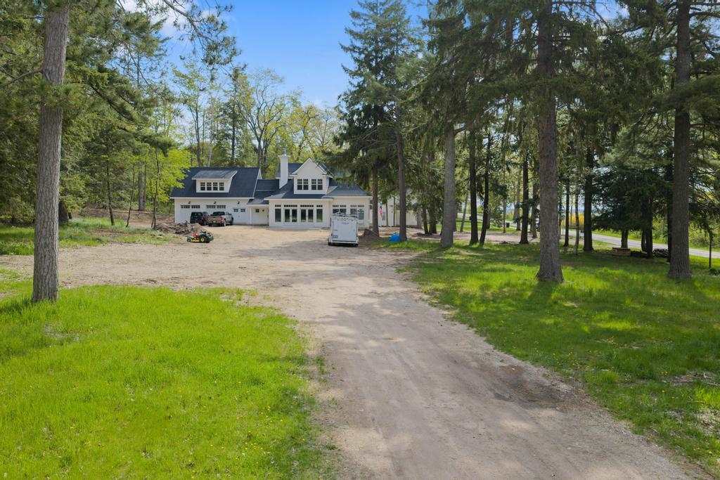 582 W Bluff Drive Harbor Springs MI 49770-000