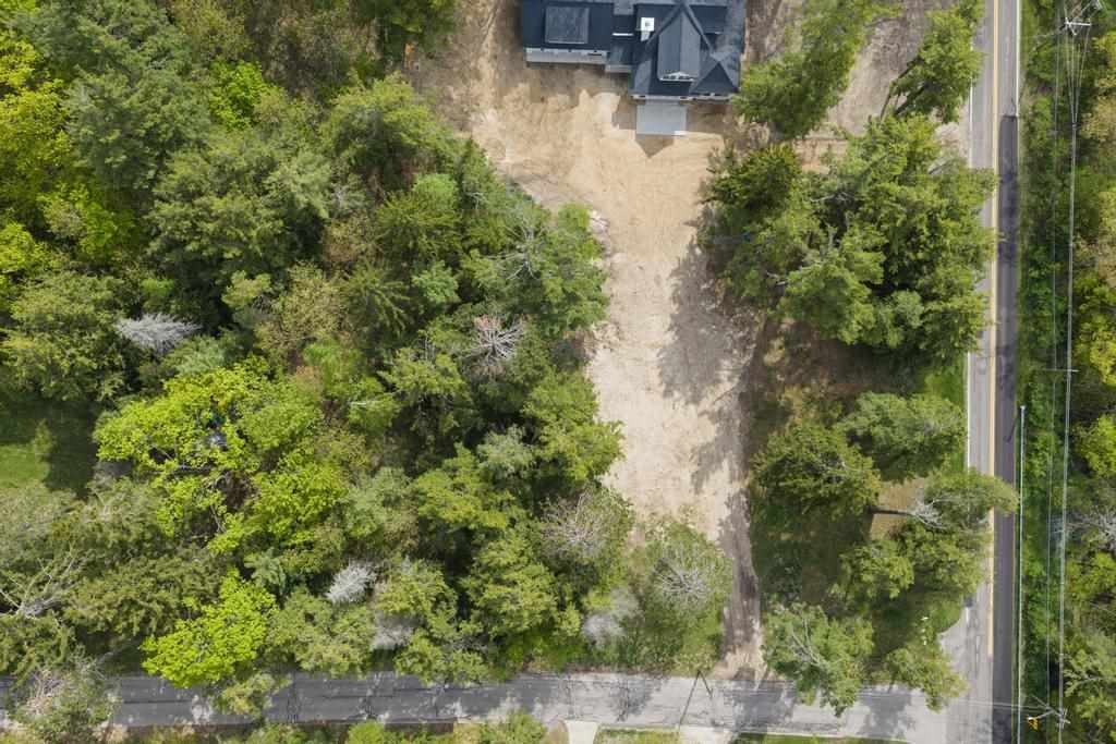 592 W Bluff Drive Harbor Springs MI 49770-000