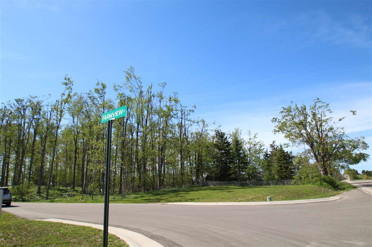 1868 Farm View Lane Petoskey MI 49770