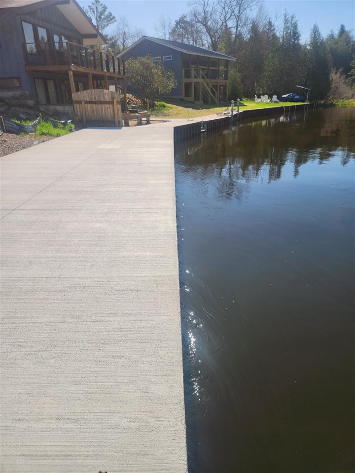 6647 Barbara Avenue Indian River MI 49749