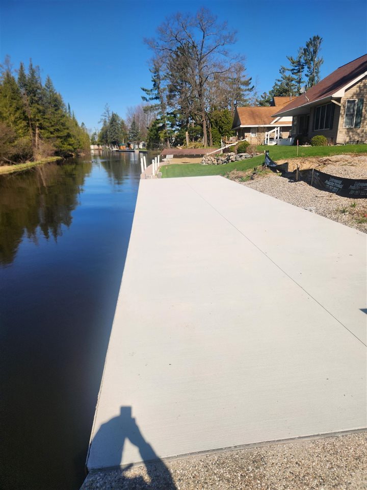 6647 Barbara Avenue Indian River MI 49749