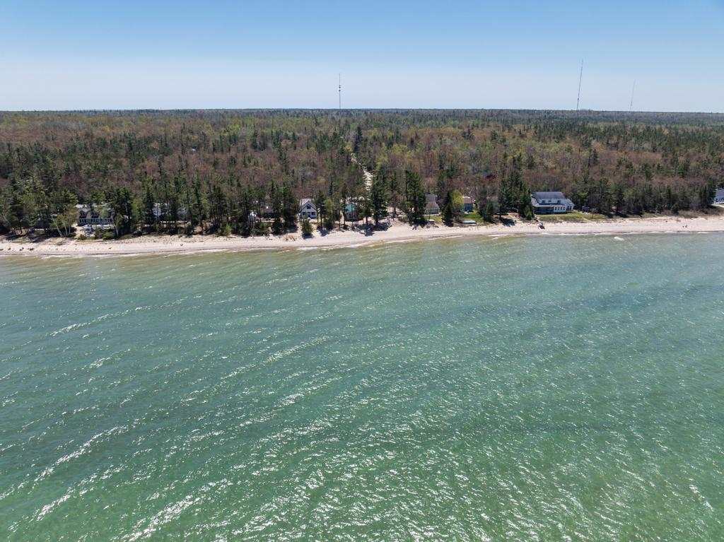 8724 U.s 23 Highway Cheboygan MI 49721
