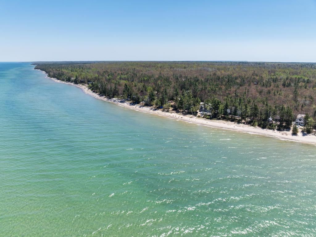 8724 U.s 23 Highway Cheboygan MI 49721