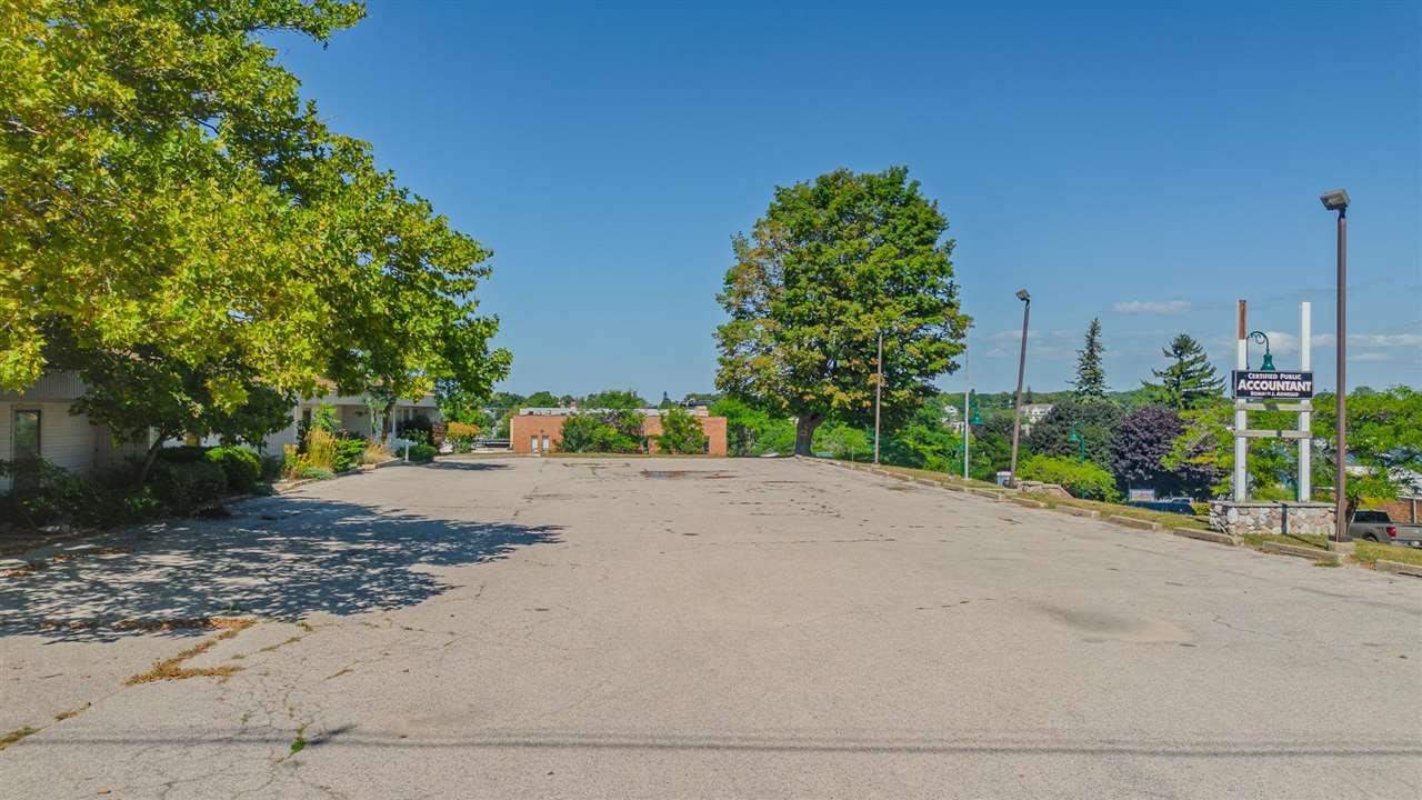 101 W Hurlbut Charlevoix MI 49720