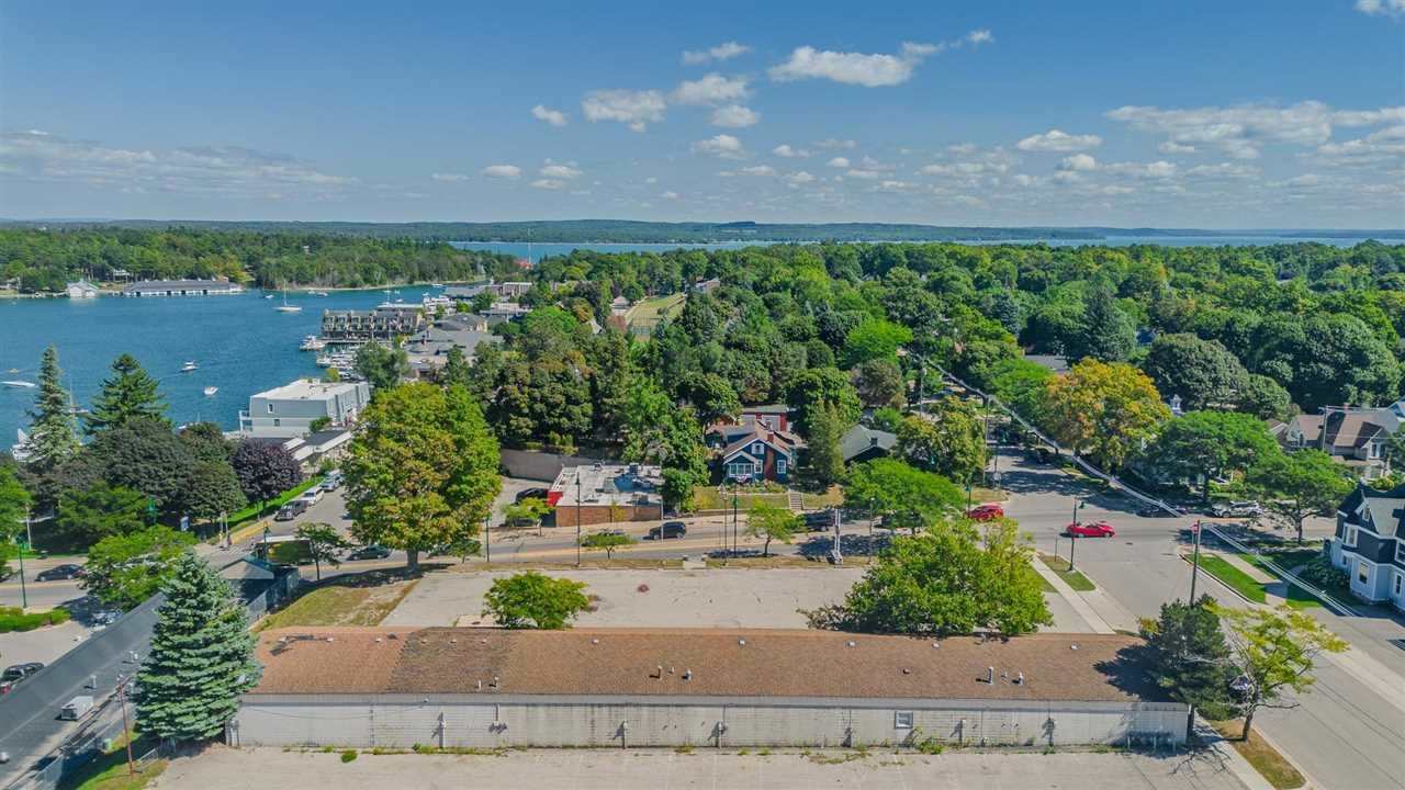 101 W Hurlbut Charlevoix MI 49720