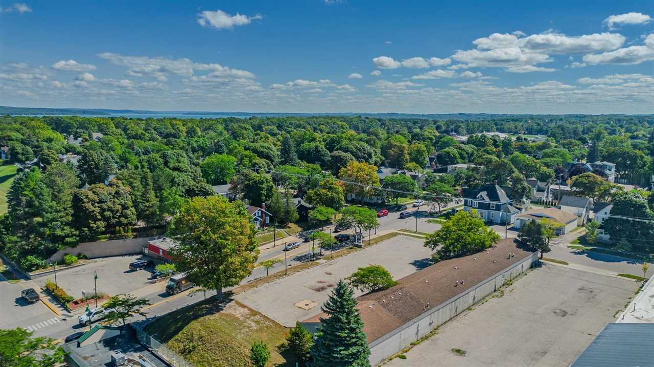 101 W Hurlbut Charlevoix MI 49720