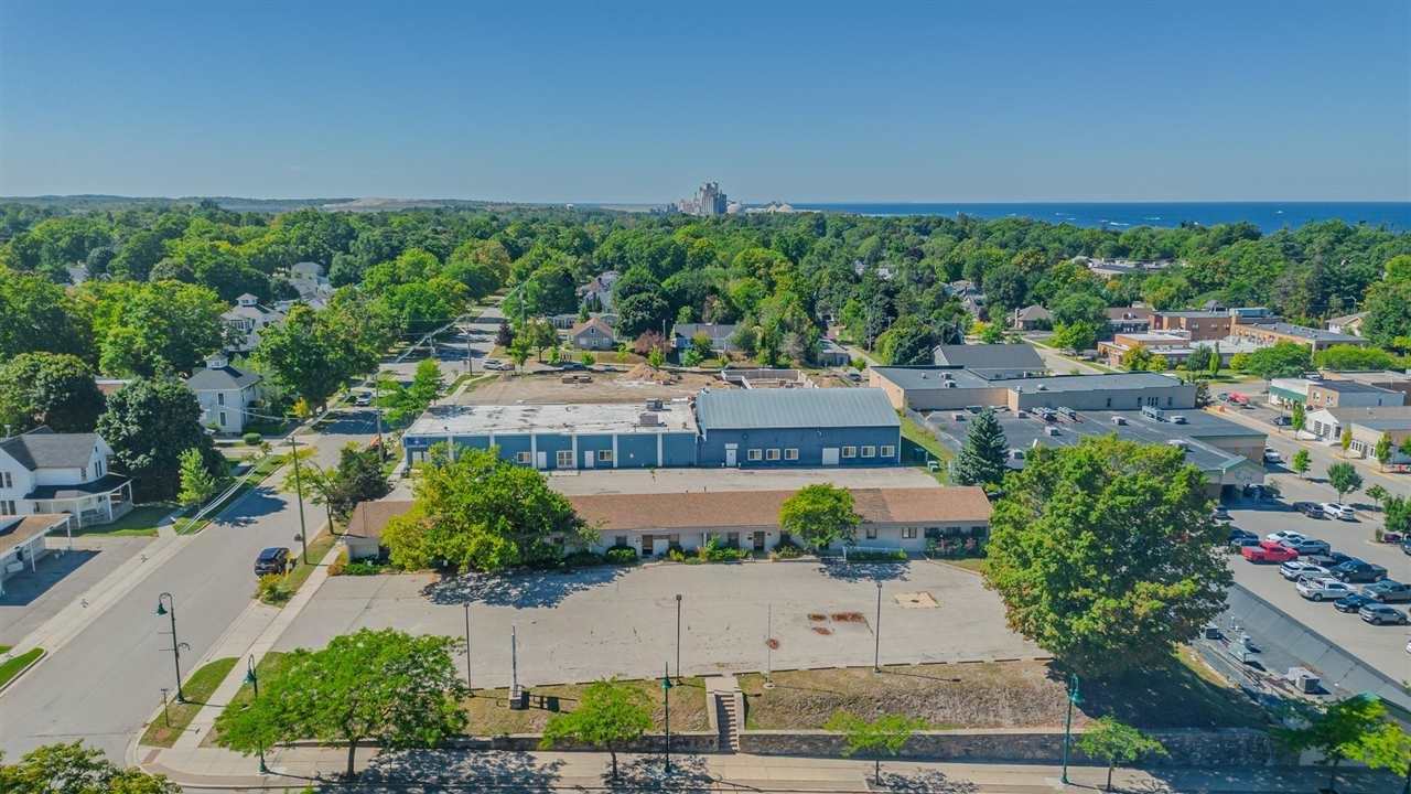 101 W Hurlbut Charlevoix MI 49720