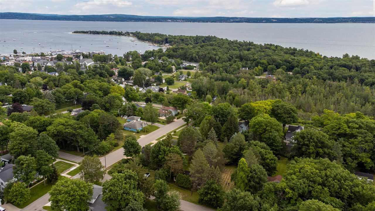 443 W Summit Street Harbor Springs MI 49740