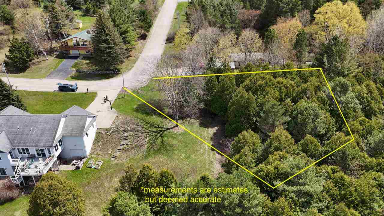 120 Lakeview Drive East Jordan MI 49727