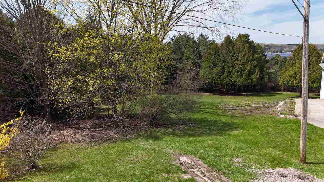 120 Lakeview Drive East Jordan MI 49727