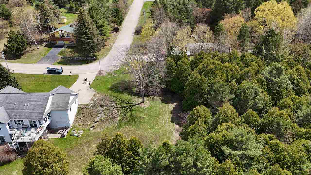 120 Lakeview Drive East Jordan MI 49727