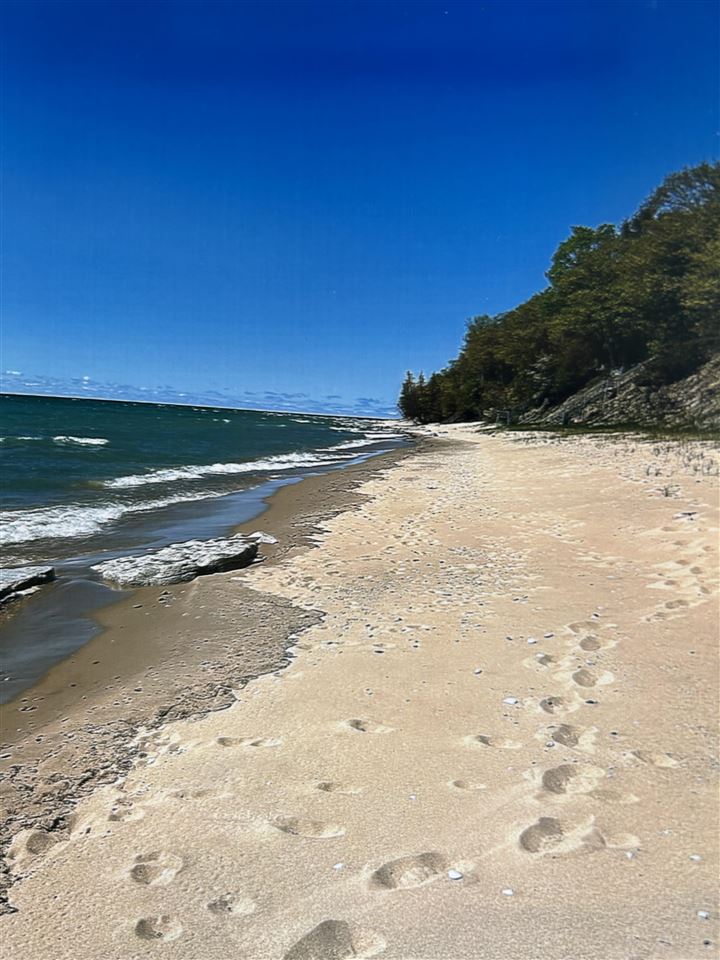 Lamkin Road Harbor Springs MI 49740