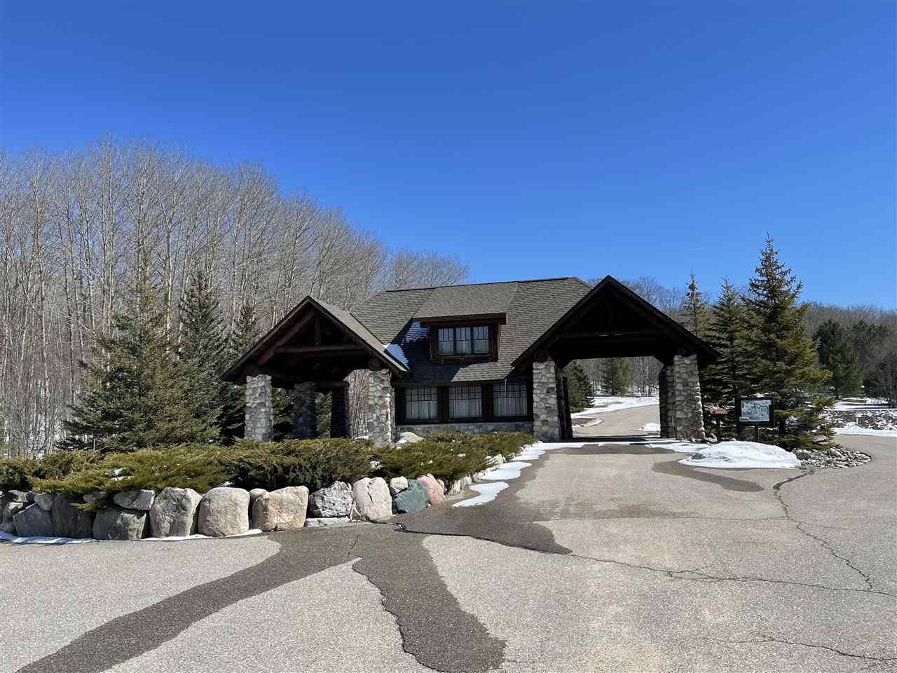 328 Pleasant Ridge Drive Harbor Springs MI 49740