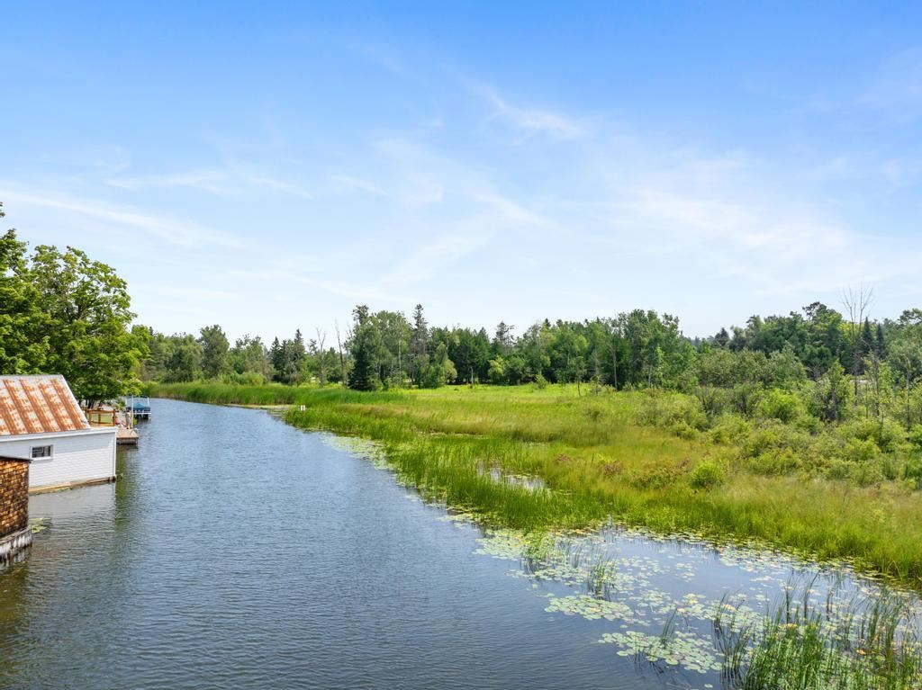 Ville Spring Street Alanson MI 49706