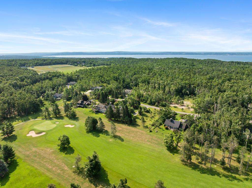 2807 Greenbriar Harbor Springs MI 49740