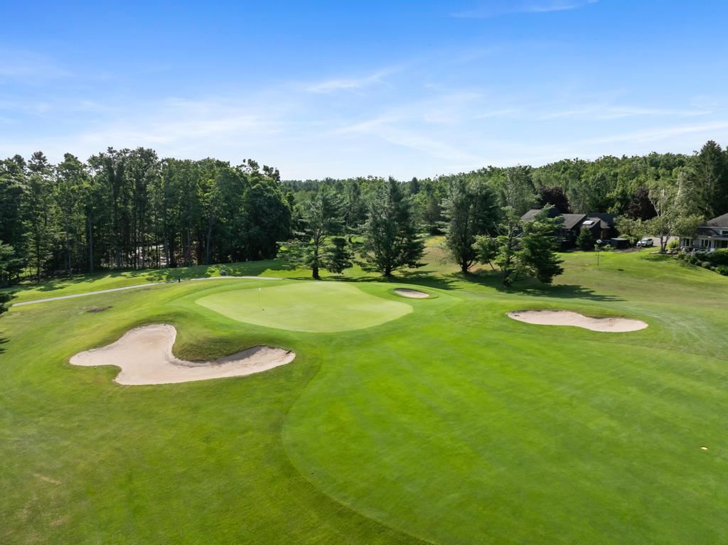 2807 Greenbriar Harbor Springs MI 49740