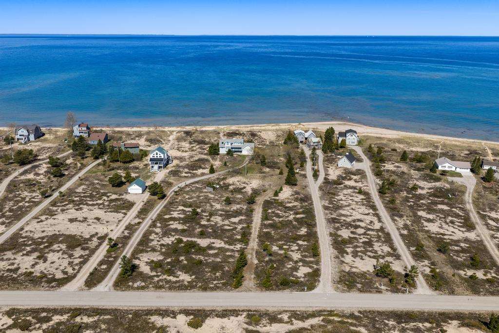 8815 Sturgeon Bay Drive Harbor Springs MI 49740