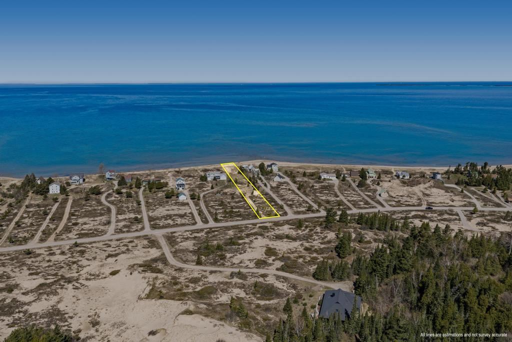 8815 Sturgeon Bay Drive Harbor Springs MI 49740