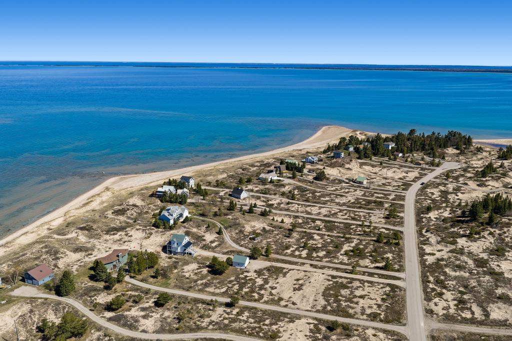 8815 Sturgeon Bay Drive Harbor Springs MI 49740