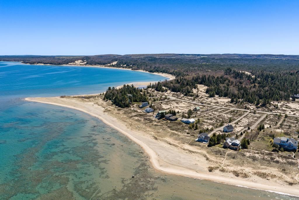 8815 Sturgeon Bay Drive Harbor Springs MI 49740