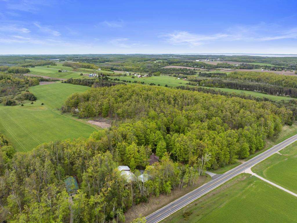 15210 Ferry Road Charlevoix MI 49720