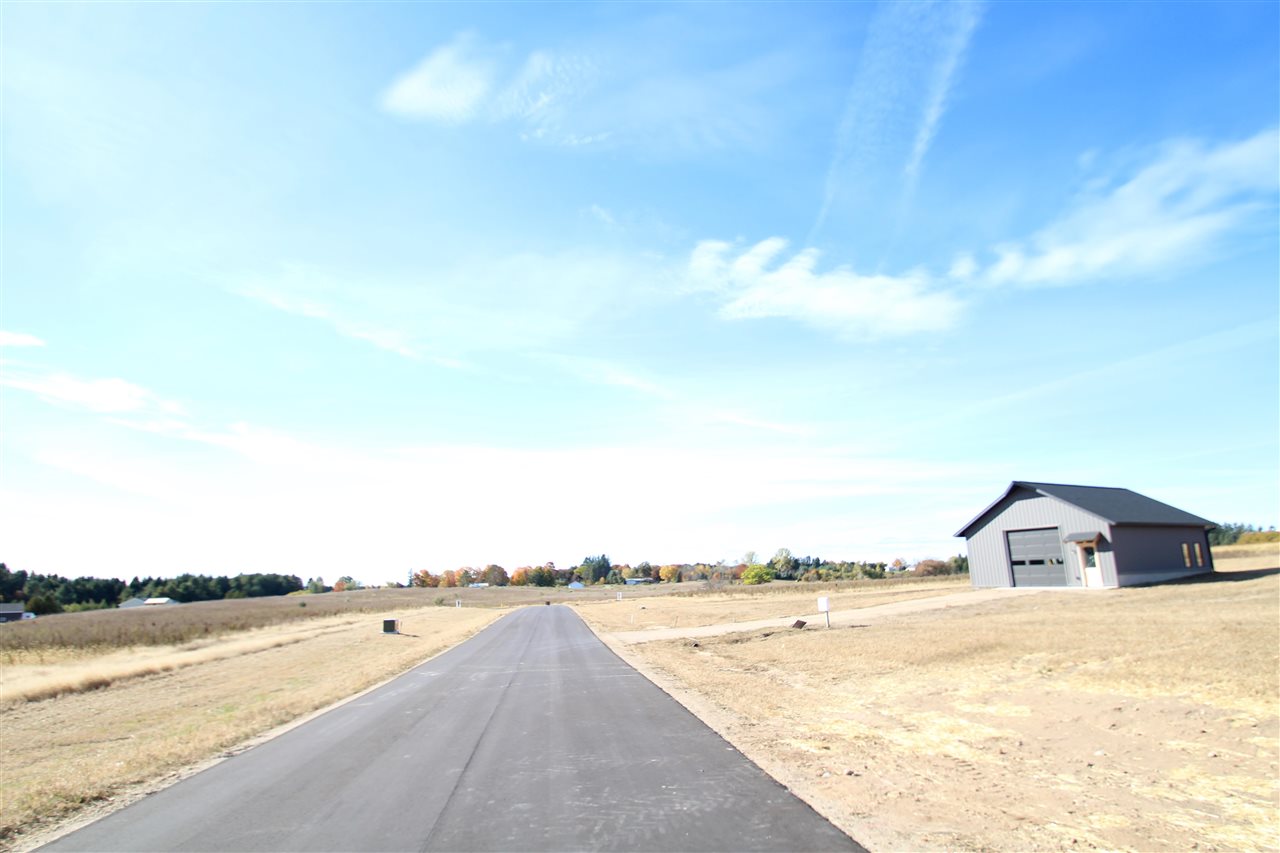 1960 Farmview Lane Petoskey MI 49770