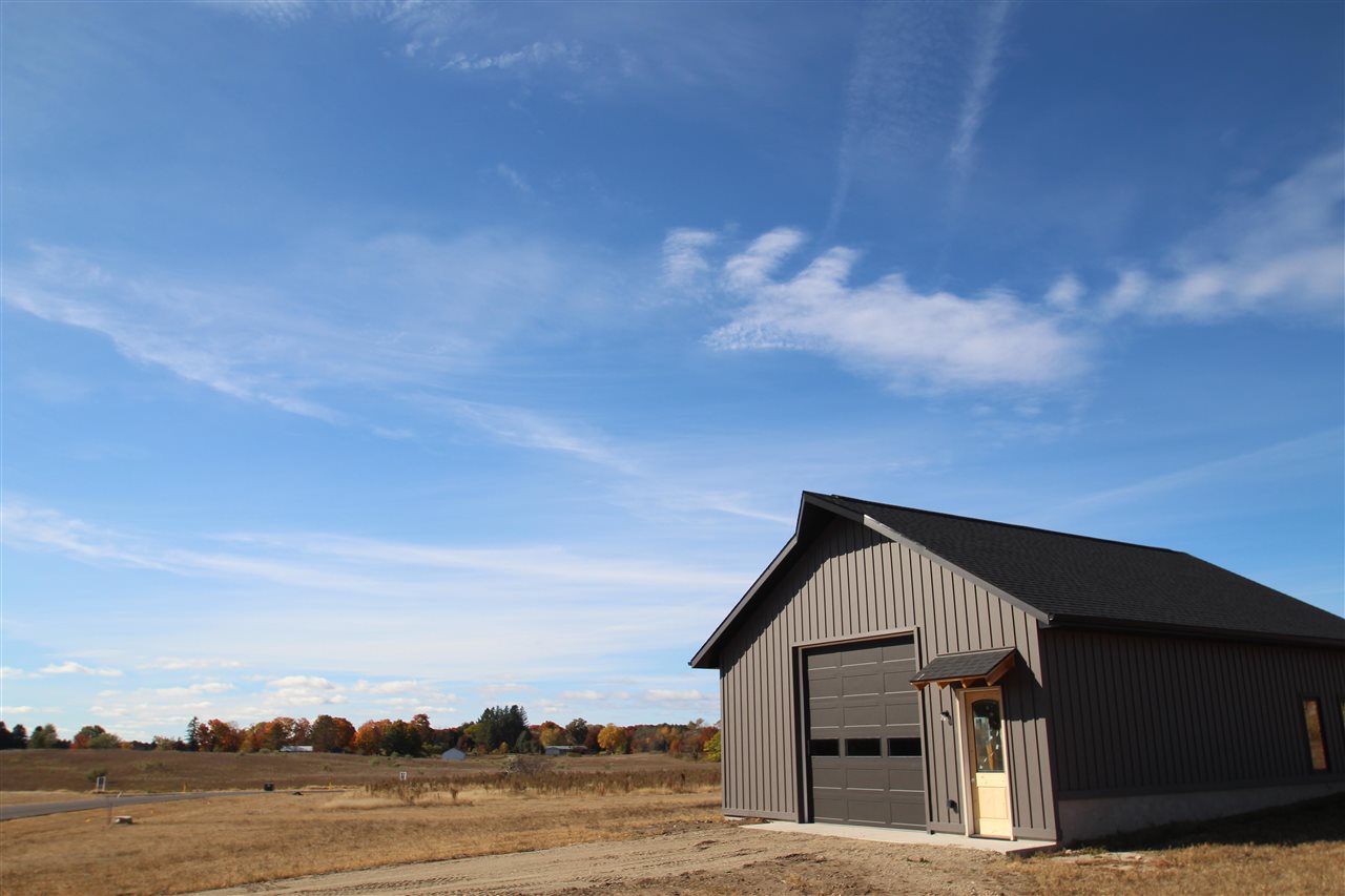 1960 Farmview Lane Petoskey MI 49770