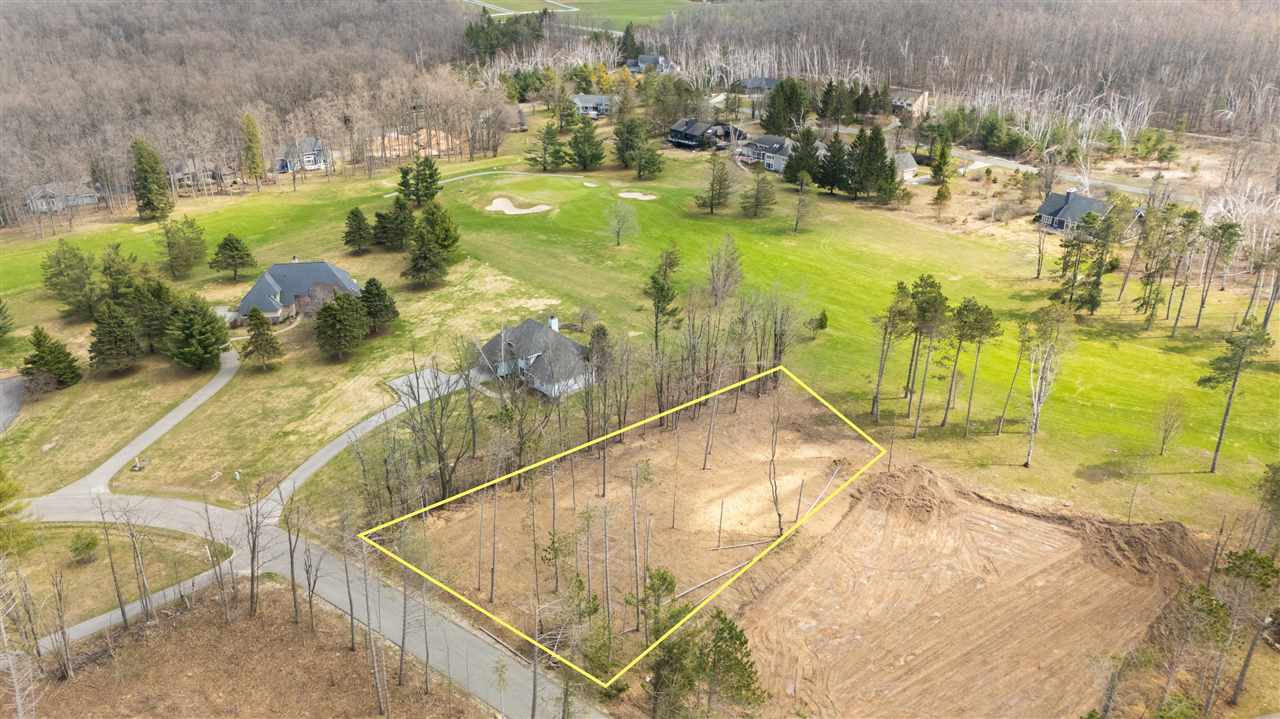 2256 Pinecrest Harbor Springs MI 49740